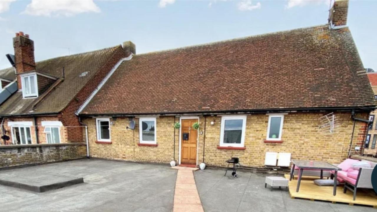 4 Bedroom Property Which Sleeps 8 Very Close To The Harry Potter Studio And Watford Junction Экстерьер фото